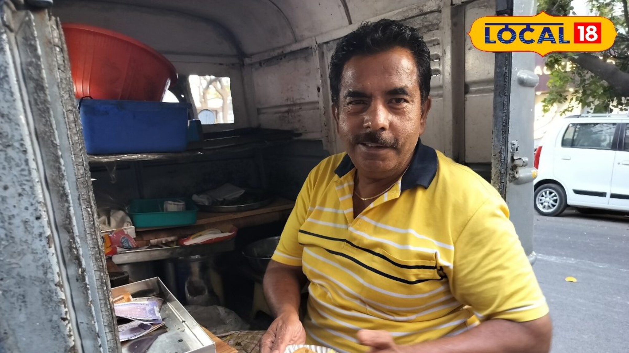 35 वर्ष जुनं पुण्यातील गृह उद्योग, खवय्यांची असते मोठी गर्दी, इथली पदार्थांची चव मन तृप्त करणारी, Video