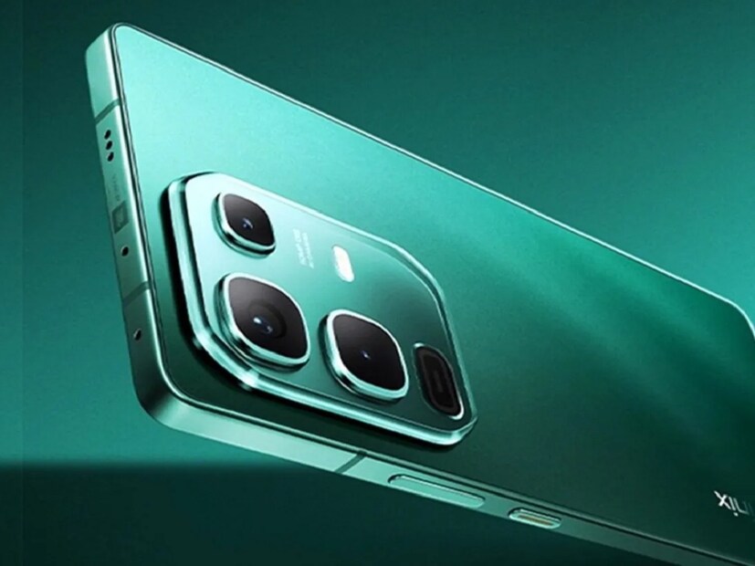 Infinix Note 50s 5G+ हा एक बजेट वक्र डिस्प्ले स्मार्टफोन आहे जो 6.78-इंचाच्या FHD+ 3D वक्र AMOLED डिस्प्लेसह येतो. यात 144Hz चा उच्च रिफ्रेश रेट आणि 1300 निट्सचा पीक ब्राइटनेस आहे, जो व्हिज्युअल अनुभव खूप तीक्ष्ण आणि रंगीत बनवतो.