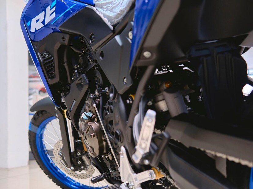 नव्या RX100 चं इंजिन: ही बाईक ९८ सीसी एअर-कूल्ड, सिंगल-सिलेंडर इंजिनने सुसज्ज आहे ज्याचे पॉवर आउटपुट सुमारे १०.८५ पीएस @ १०,००० आरपीएम आहे. टॉर्क: १०.३९ एनएम @ ७,५०० आरपीएम जे सध्याच्या काळातही दमदार आहे. यामाहा कंपनीने बाइकची तयारी पूर्ण केली आहे. पण अधिकृतरित्या कधी लाँच करणार याबद्दल अद्याप कोणतीही माहिती दिली नाही.