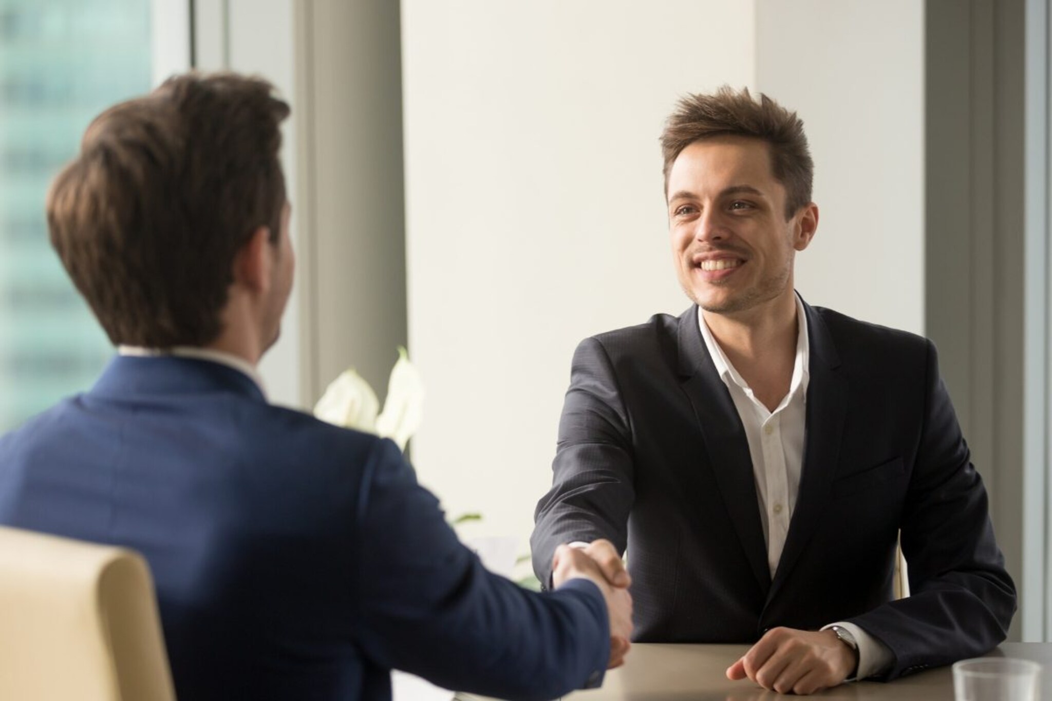 मुलाखतीसाठी निघालाय अन् इंग्रजी येत नाहीये? 'ही' 20 वाक्यं लक्षात ठेवा अन्...