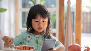 mobile effect on kids eyes