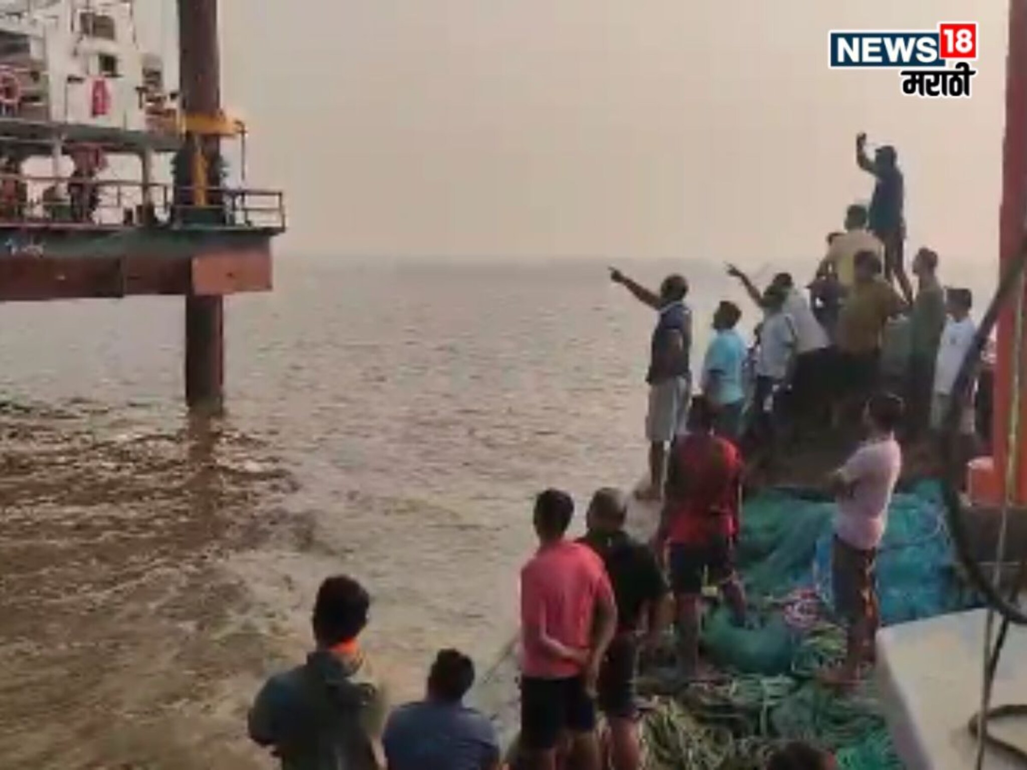 Palghar Vadhavan Port : वाढवण बंदराचा विरोध पेटला, समुद्रातील सर्वेक्षण मच्छिमारांनी रोखलं, पोलिसांनी बजावली नोटीस