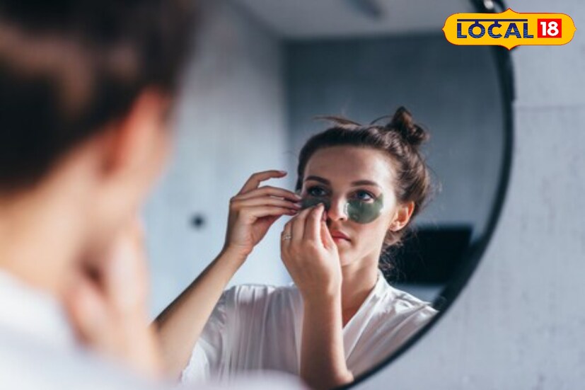 डोळ्यांखालील काळी वर्तुळे हे व्हिटॅमिन B12 आणि आयरनच्या कमतरतेमुळे येतात. त्यामुळे आहारात खजूर, शेवग्याच्या शेंगा आणि पालक याचा समावेश करावा. त्याचबरोबर स्क्रीन टाईमसुद्धा कमी करणे आवश्यक आहे. आपल्या जीवनशैलीत नको ते बदल न करता पाहिजे ते बदल केल्यास आरोग्य सुखदायी होते.डोळ्यांखालील काळी वर्तुळे आल्यास एकदा डॉक्टरांचा सल्ला जरूर घ्यावा. त्यांच्या सल्ल्याने काही व्हिटॅमिंस टॅब्लेट तुम्ही घेऊ शकता. सकाळी उठल्यापासून आपले दैनंदिन रूटीन व्यवस्थित फॉलो केल्यास सुद्धा अनेक आजार टाळता येतात. 