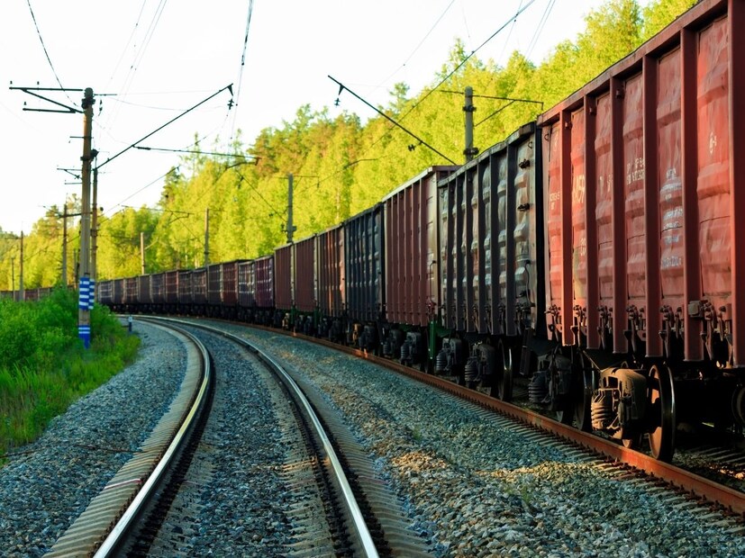 अनेक तक्रारीनंतर तपास झाला आणि त्यानंतर 3 महिने 8 महिन्यांनी म्हणजेच ही ट्रेन 25 जुलै 2018 ला ठरलेल्या ठिकाणी यूपीच्या बस्तीला पोहोचली. (सर्व फोटो : प्रतीकात्मक)