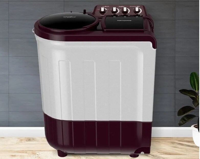 Thomson Semi Automatic Washing Machine : 5 स्टार रेटिंग आणि 8KG वजनाची ही वॉशिंग मशीन 30 टक्के डिस्काउंटनंतर 8 हजार 999 रुपयांना खरेदी करता येईल. कंपनी मशीनवर 2 वर्षांची आणि मोटरवर 5 वर्षांची वॉरंटी देत ​​आहे. ग्राहकांनी या मशीनला 5 पैकी 4.1 रेटिंग दिले आहे.