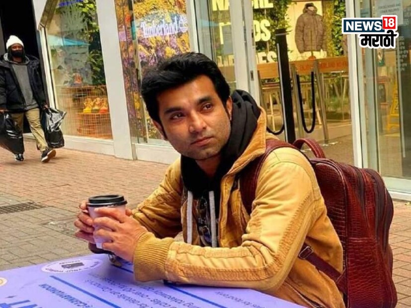  मी सरांना भेटायला गेलो होतो तेव्हा औरंगजेब अक्षय खन्नाच्या काही सीनचं शूट सुरु होतं. तर मी सरांना भेटलो आणि तिकडे अक्षय खन्ना बसला होता. मी सरांना भेटून निघालो त्यांचे असिस्टंट मला बोलले अरे अक्षय सर. मी बघितलंही नाही तिकडे. मी बघूच शकत नाही. 