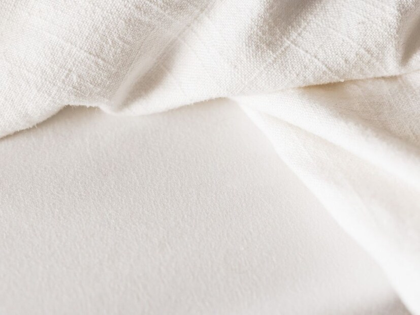 या व्हिडीओत एक हिंटही देण्यात आली आहे. हा कपडा पुन्हा घालण्याची संधीच व्यक्तीला पुन्हा मिळत नाही, असं सांगितलं आहे.