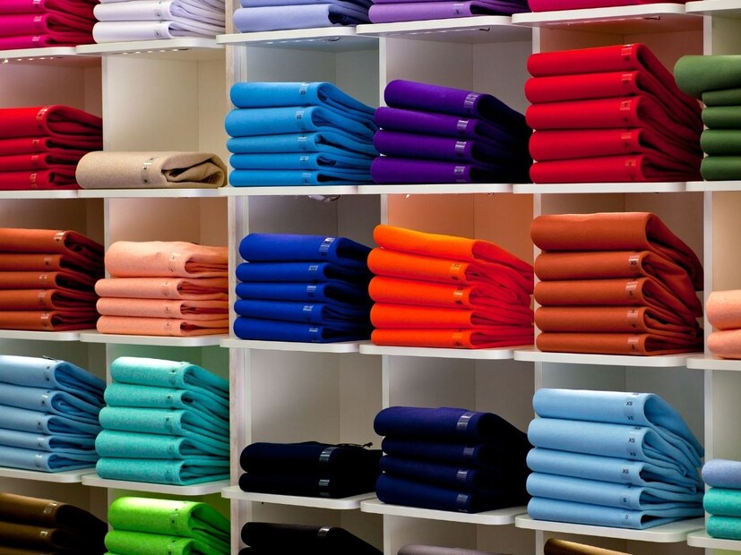 याबाबतचा व्हिडीओ सोशल मीडियावर व्हायरल होत आहे. ज्यात असा कोणता कपडा आहे जो व्यक्ती फक्त एकदाच घालू शकतो असं विचारण्यात आलं आहे.