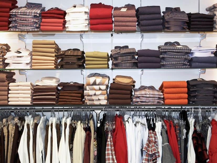 वस्त्र ही आपली गरज आहे. शरीर झाकण्यासाठी आपण कपडे घालतो. आता बाजारात वेगवेगळ्या प्रकारचे कपडे उपलब्ध आहेत. वस्त्र ही आपली गरज आहे. शरीर झाकण्यासाठी आपण कपडे घालतो. आता बाजारात वेगवेगळ्या प्रकारचे कपडे उपलब्ध आहेत.