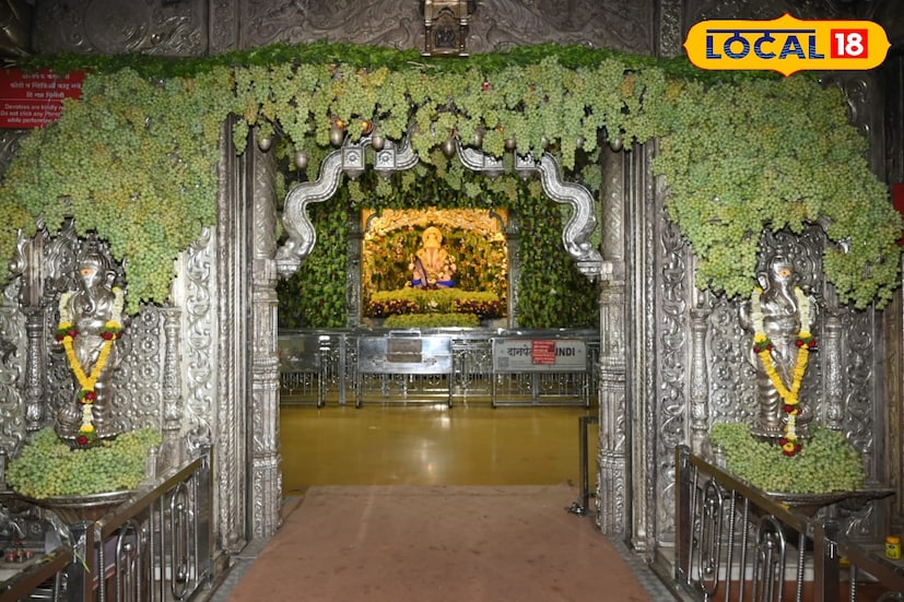 श्रीमंत दगडूशेठ हलवाई गणपती मंदिरातील गाभारा व सभामंडपात द्राक्ष महोत्सव करण्यात आला आहे. तब्बल 2 हजार किलो द्राक्षांची आरास बाप्पांना करण्यात आली आहे. त्यामुळे ही आरास पाहण्यासाठी सकाळपासूनच भाविकांची मोठी गर्दी झाली आहे.