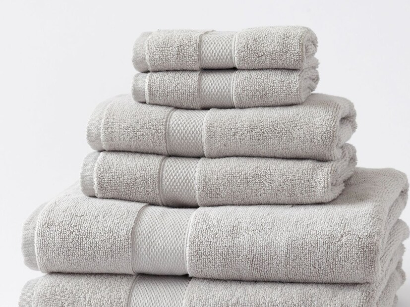 4) पाणी शोषण्याची क्षमता सुधारतोही रेषा फक्त सौंदर्यासाठी नाही, तर टॉवेलच्या पाणी शोषण्याच्या क्षमतेवरही परिणाम करते. योग्यरित्या विणलेली बॉर्डर असलेल्या टॉवेलचं अब्जॉप्शन अधिक चांगलं असतं.