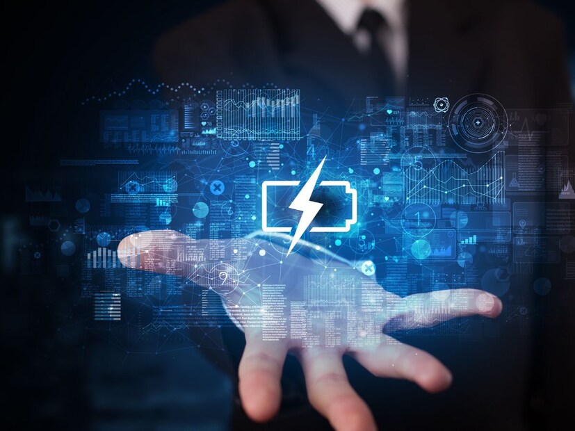 कार्पेटवर चालताना करंट का लागतो?जेव्हा तुम्ही कार्पेटवर चालता, तेव्हा तुमच्या शरीरात नकारात्मक चार्ज साठतो. नंतर धातूच्या वस्तूला हात लावताच हा चार्ज स्पार्कच्या रूपात बाहेर पडतो आणि तुम्हाला झटका जाणवतो.