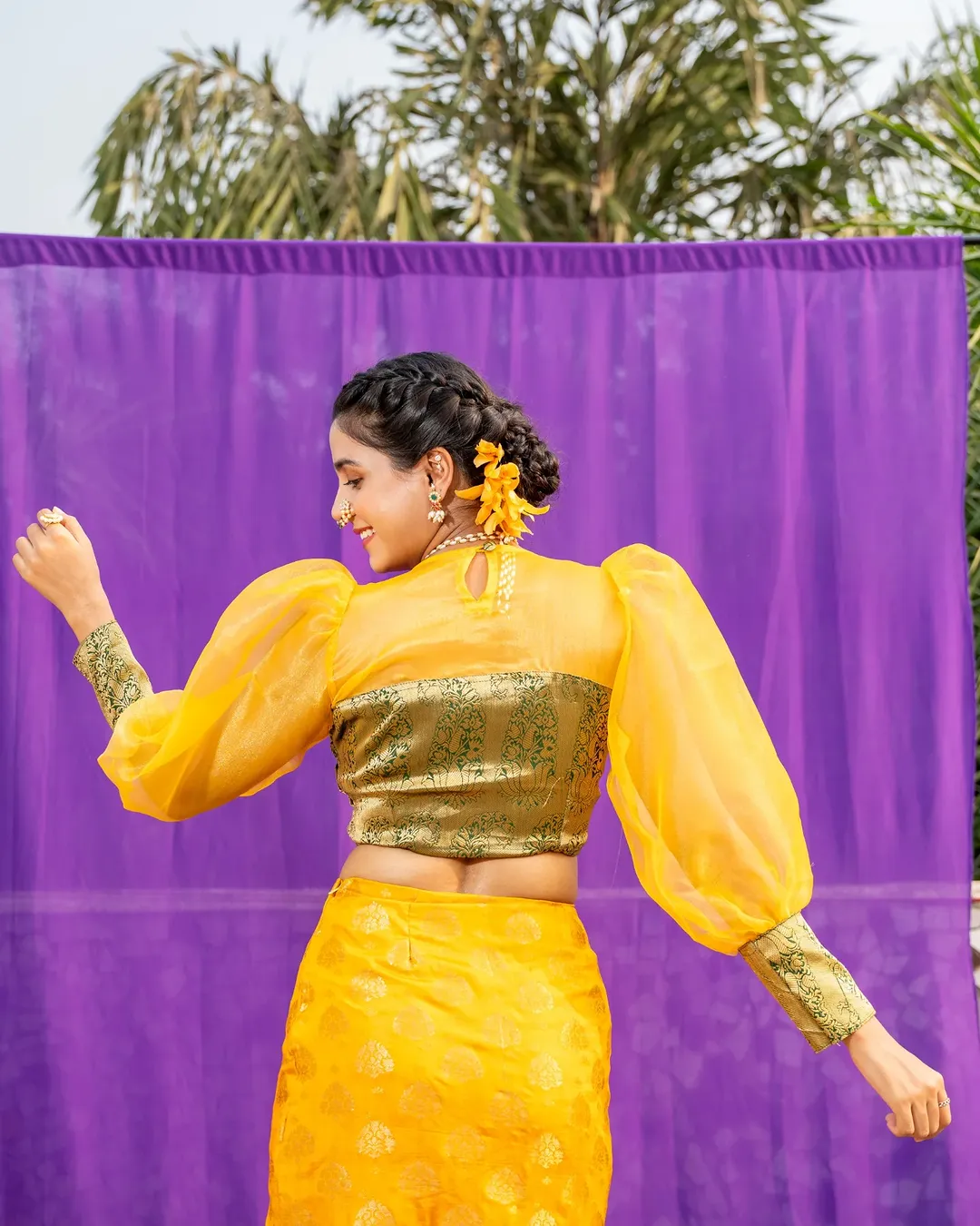 गुढीपाडव्याला जुई भागवतचा हटके लुक! गिरगाव शोभायात्रेत खास अंदाजात एंट्री, PHOTO