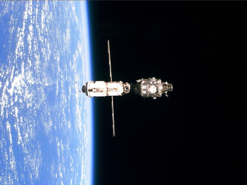  सुनीता विल्यम्स आणि त्यांचा सह-अंतराळवीर बुच ५ जून २०२४ पासून आंतरराष्ट्रीय अंतराळ स्थानकावर (ISS) अडकून पडले आहेत. त्यांच्या बचावासाठी, शनिवारी फ्लोरिडा येथील केनेडी स्पेस सेंटरमधून क्रू ड्रॅगन कॅप्सूल घेऊन जाणारे फाल्कन ९ रॉकेट यशस्वीरित्या उड्डाण करण्यात आले. 