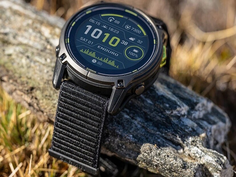 Garmin Enduro 3: फिटनेस आणि ट्रेन&#x200d;िंग फीचर : बेस&#x200d;िक हेल्&#x200d;थ ट्रॅकिंग व्यतिरिक्त, Garmin Enduro 3 मध्ये हाय-एंड फिटनेस ट्रॅकिंग टूल्स देखील आहेत. जे यूझर्सना त्यांचे कार्यप्रदर्शन ऑप्टिमाइझ करण्यास मदत करतात. यात हार्ट रेट ट्रॅकिंग, झोपेचे निरीक्षण, पावले मोजणे इत्यादी फीचर्स आहेत.