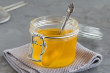 Ghee Benefits: हिवाळ्याच्या कोरड्या हवेतही येईल नैसर्गिक ग्लो, त्वचेसाठी वरदान - साजूक तूप, जाणून घेऊया तुपाचे पौष्टिक फायदे