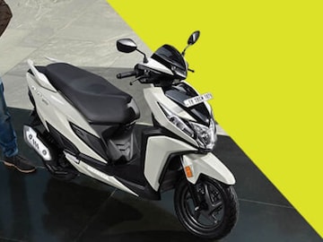 Honda ने टाकला मोठा डाव, 'ती' स्कुटर नव्या रुपात नव्या ढंगात केली लाँच, किंमतही Honda ने टाकला मोठा डाव, 'ती' स्कुटर नव्या रुपात नव्या ढंगात केली लाँच, किंमतही