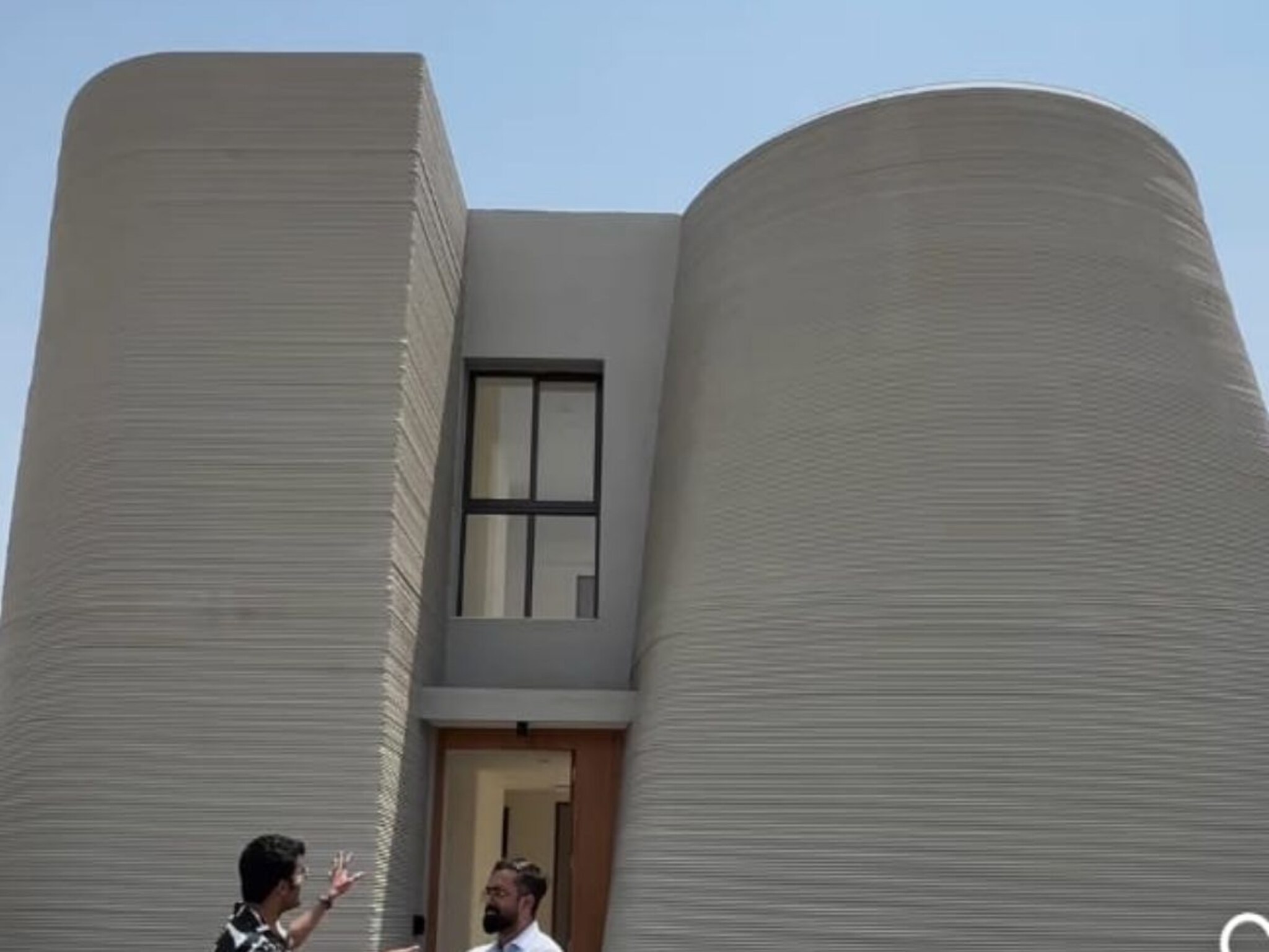 अद्भुत! बांधलं नाही तर प्रिंट केलंय हे घर, भारतातील पहिला 3D प्रिंटेड विला पुण्यात, पाहा PHOTO