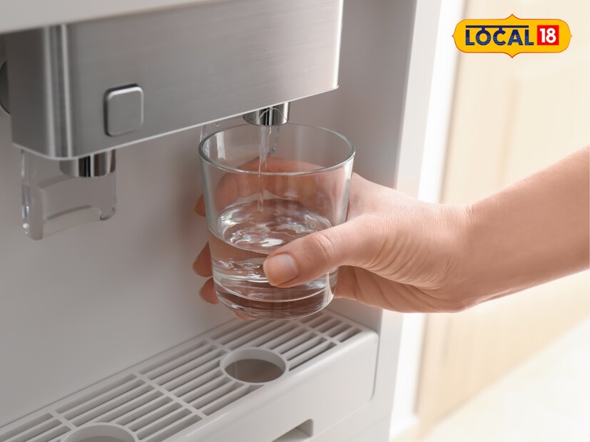  यामुळे पचनाच्या समस्या, हृदयाची गती कमी होणं आणि घसा खवखवणं यांसारख्या समस्या उद्भवू शकतात. जरी जास्त थंड पाणी प्यायल्याने जीवघेणा धोका होण्याची शक्यता कमी असली तरी, ते आरोग्यासाठी चांगलं नाही.