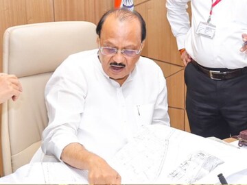 अजित पवार