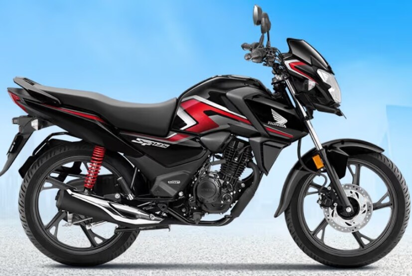 Honda SP 125 : होंडाने आपल्या ग्राहकांसाठी SP 125 बाजारात लाँच केली. ही बाईक 1 लाख रुपयांपेक्षा कमी किमतीत देखील एक चांगला ऑप्शन आहे. ही बाईक 125cc इंजिनने सुसज्ज आहे. जी 10.7 bhp पॉवर आणि 10.9 एनएम टॉर्क जनरेट करते. या बाईकची किंमत 87, 468 ते 91, 468 रुपयांच्या दरम्यान आहे.