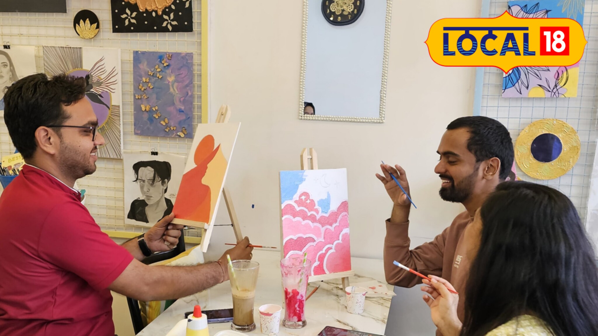 कलेला वाव मिळत नसल्यामुळे सोडली नोकरी, नाशिकमध्ये सुरू केला अनोखा कॅफे, तुम्ही रेखाटू शकता आवडीचे चित्र Video