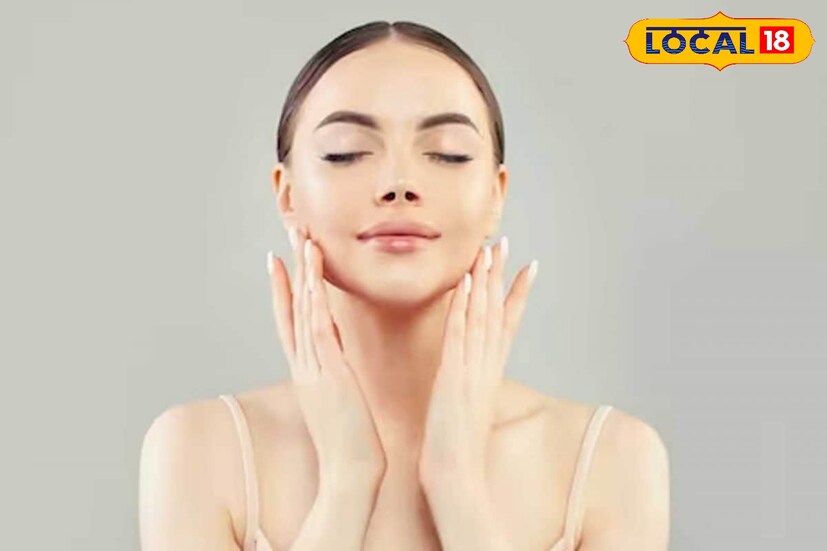 उन्हाळ्यामध्ये अनेक वेळा त्वचा काळी पडते. त्याचबरोबर त्वचेवर काळपट डाग पडल्यासारखे दिसतात. काही वेळा पांढरे डाग सुद्धा पडतात. डोळ्याखाली काळे वर्तुळ येतात. या सर्व समस्या निर्माण होण्याची कारणे म्हणजे व्हिटॅमिनची कमतरता. उन्हाळ्यामध्ये अनेक वेळा त्वचा काळी पडते. त्याचबरोबर त्वचेवर काळपट डाग पडल्यासारखे दिसतात. काही वेळा पांढरे डाग सुद्धा पडतात. डोळ्याखाली काळे वर्तुळ येतात. या सर्व समस्या निर्माण होण्याची कारणे म्हणजे व्हिटॅमिनची कमतरता.