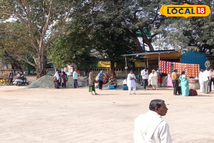 विदर्भात उष्णतेची लाट आणखी दोन ते तीन दिवस राहण्याची शक्यता हवामान विभागानं वर्तवली आहे. नागपूर, अमरावती, चंद्रपूर, वर्धा, अकोला या जिल्ह्यांतील तापमान 45 अंश सेल्सिअस वर अजूनही कायम आहे. त्यामुळे नागरिकांनी योग्य ती काळजी घेणे आवश्यक आहे.