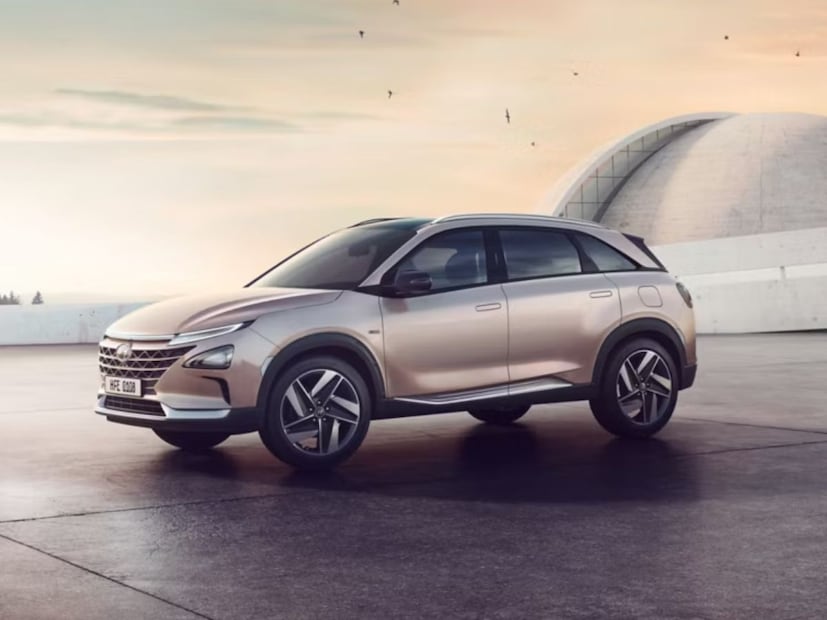  Hyundai Nexo FCEV मध्ये २.६४ kWh बॅटरी पॅक आहे. बॅटरी रिचार्ज करण्यासाठी, ब्रँडने १४७ एचपी हायड्रोजन फ्युएल सेल स्टॅक वापरला आहे. 