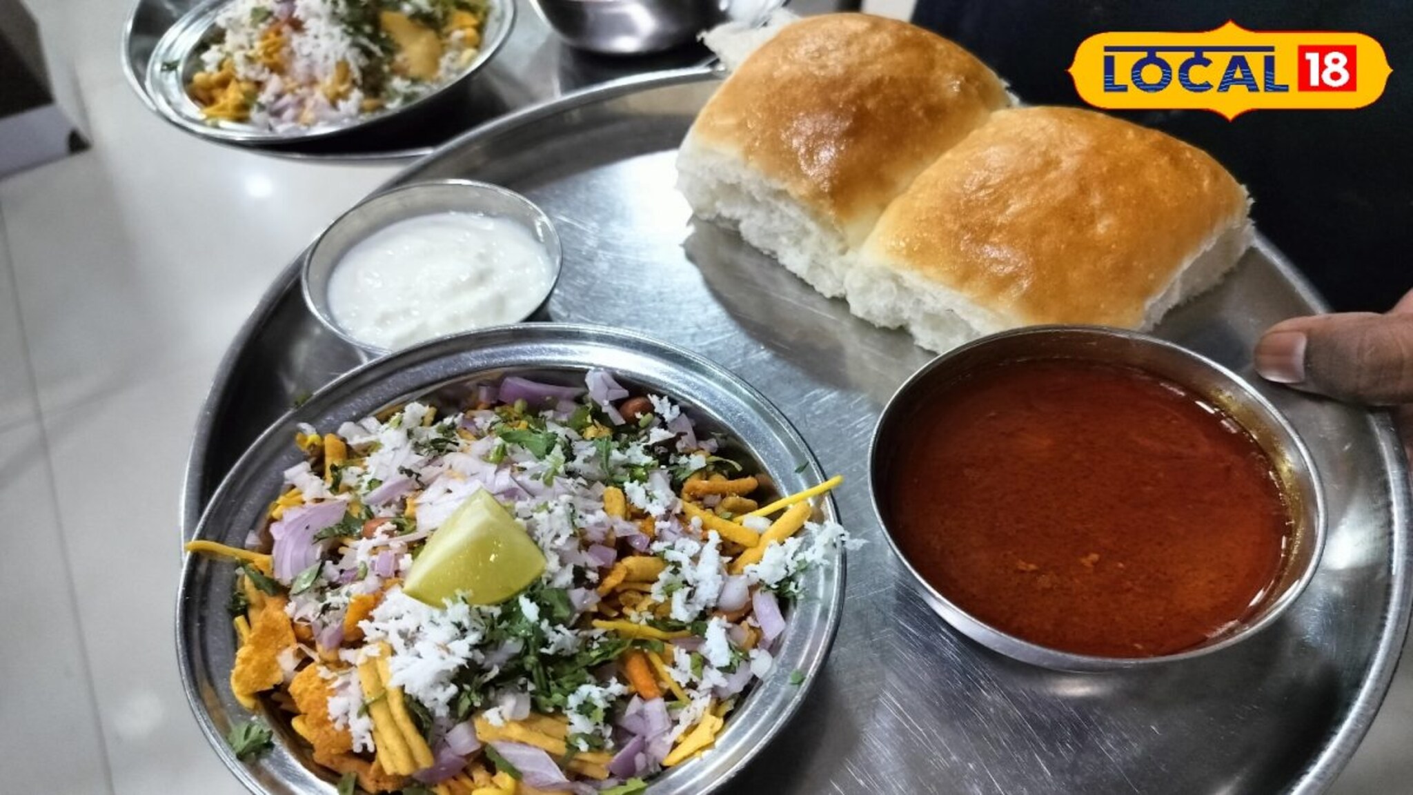 अस्सल पारंपरिक जेवणासाठी प्रसिद्ध, 90 वर्षांपासून जपलीय परंपरा, पुण्यातील हे ठिकाण माहितीये का?