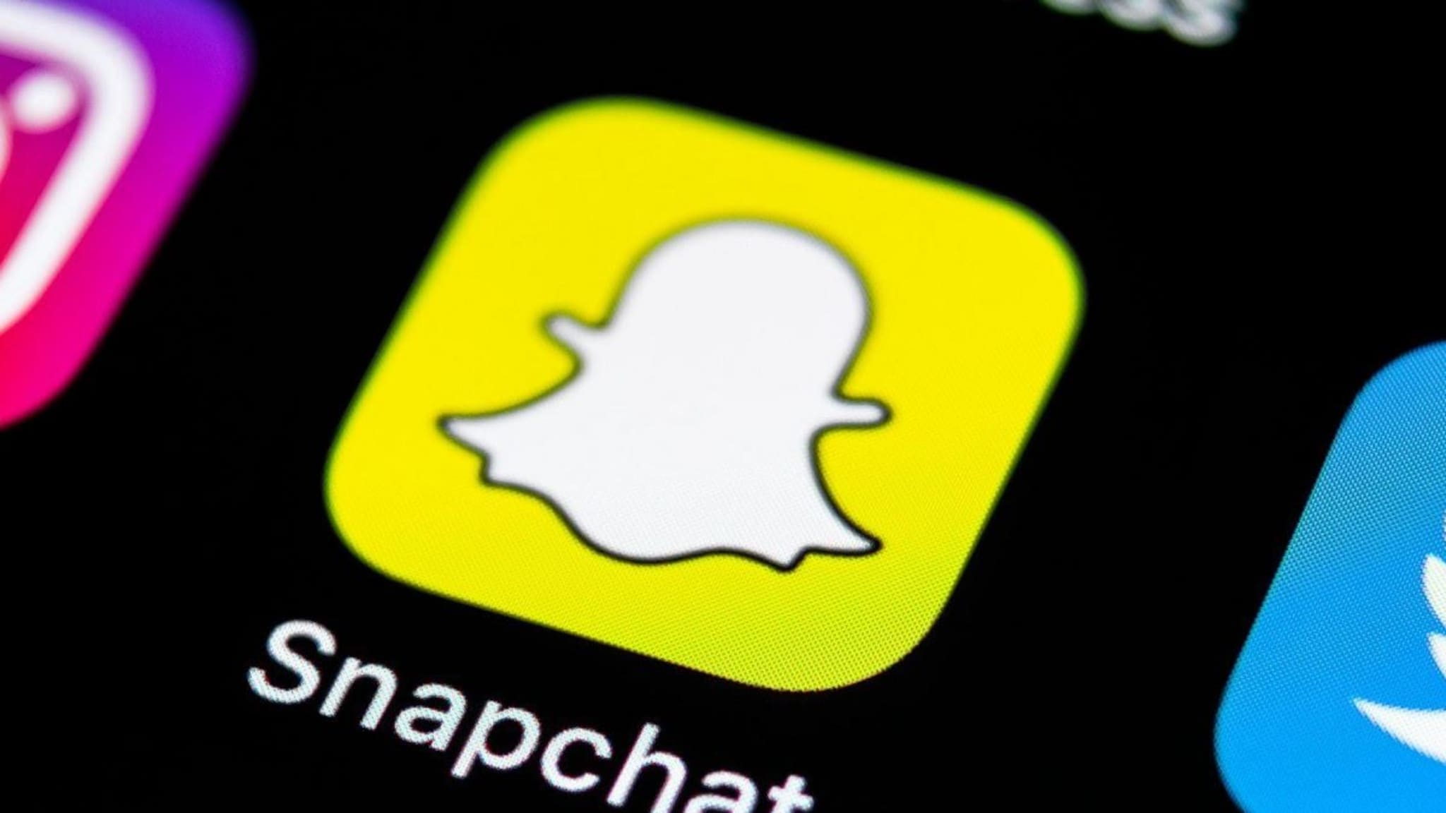 Snapchat वर आता फ्री मिळणार नाही हे फेव्हरेट फीचर! जुने फोटो-व्हिडिओ पाहण्यासाठी द्यावे लागतील पैसे