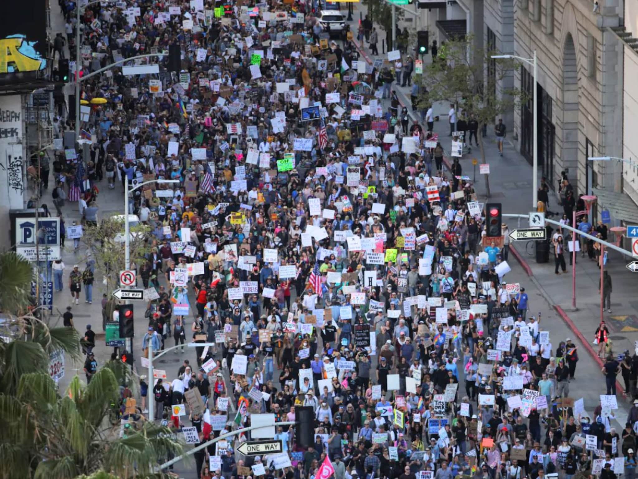 Donald Trump Protest : अमेरिकेत ट्रम्प यांच्याविरोधात आंदोलनाचा भडका, लाखो नागरीक रस्त्यावर, कारण काय?