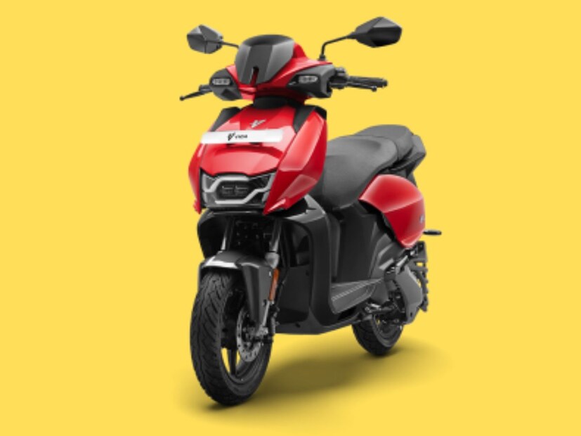 या शिवाय टॉप ट्रिम V2 Pro च्या किंमती मात्र 4,700 रुपये वाढ करण्यात आली आहे. ज्यामुळे या स्कुटरची किंमत 1,20,300 रुपये झाली आहे.