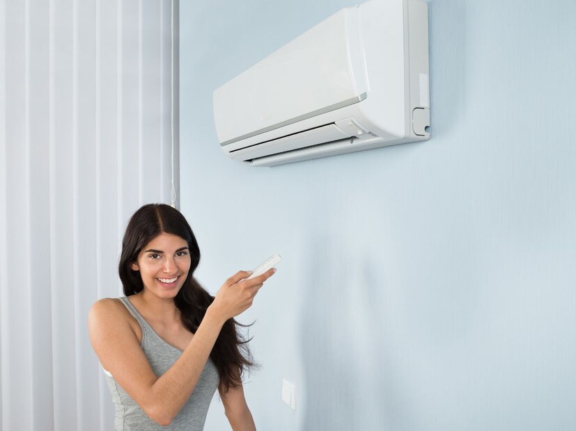 जरी एसीचे आउटडोर युनिट अशा प्रकारे डिझाइन केलेले आहे की ते पावसाला तोंड देऊ शकेल. परंतु जर तुम्हाला मुसळधार पावसामुळे कोणतेही नुकसान नको असेल, तर ड्रेन पाईप तपासा की ते चॉकअप झाले आहे का.