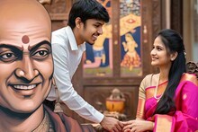 महिला आपलं वय आणि पुरुष आपला पगार का लपवतात? चाणक्यनीतीत सांगितलंय कारण