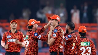 'मलिंगा' मुंबईविरुद्धच मैदानात उतरला, हैदराबादच्या Playing XI मध्ये सरप्राईज एण्ट्री 'मलिंगा' मुंबईविरुद्धच मैदानात उतरला, हैदराबादच्या Playing XI मध्ये सरप्राईज एण्ट्री