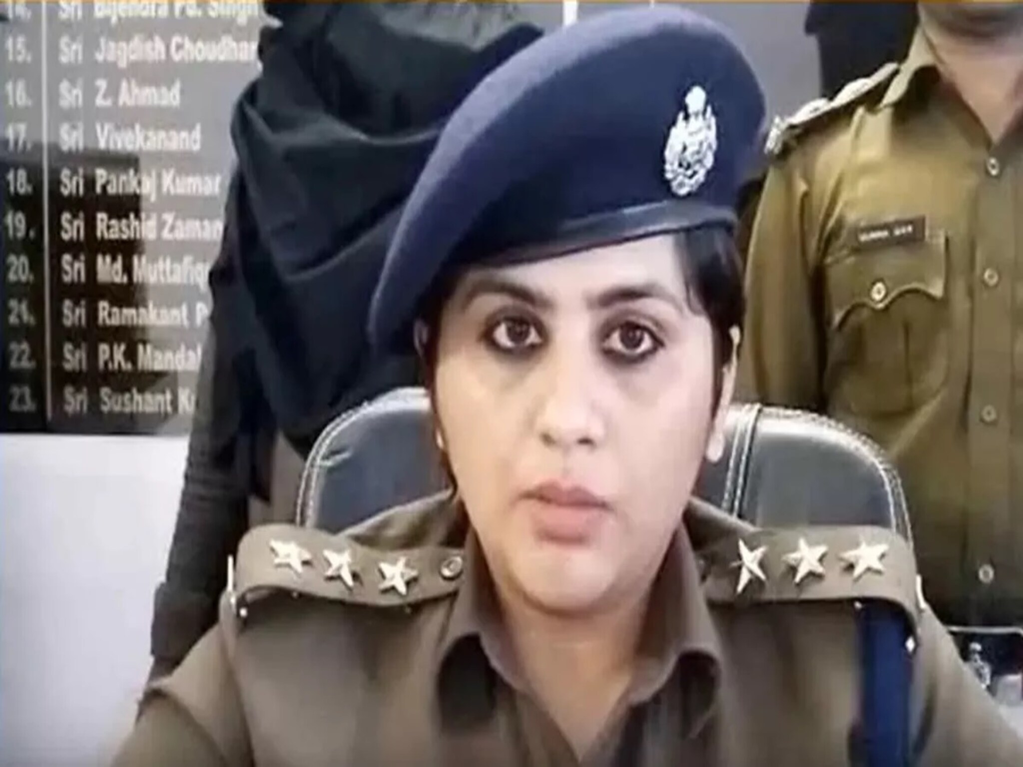 कोण आहे लेडी सिंघम  IPS काम्या मिश्रा! 22 व्या वर्षी UPSC क्रॅक, 28 व्या वर्षा सोडली नोकरी