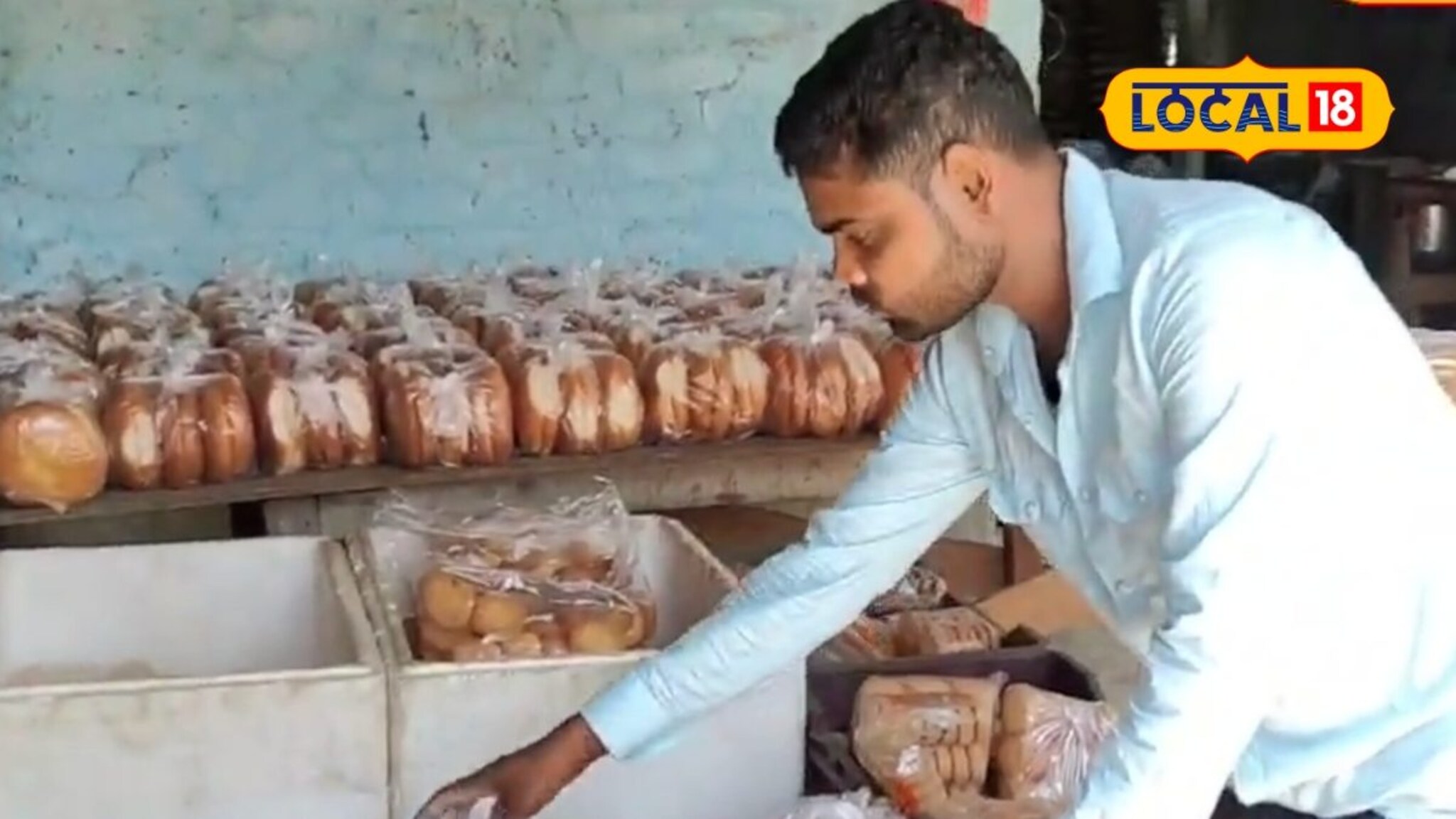 नोकरी गेली, पण हिंमत नाही हारली! तरुणाने 10 हजारात सुरू केला धंदा; आज दरमहा कमवतो 10 लाख!