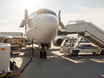 Airplane :1 लिटर इंधनामध्ये किती देतं विमान मायलेज? उत्तर ऐकून येईल चक्कर