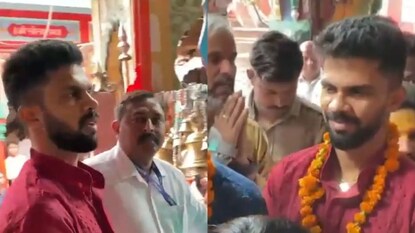 खरंच दुखापत का CSK ने बाहेर केलं? ऋतुराज पत्नीसह हनुमान गढीवर, Video च्या कमेंटनी सस्पेन्स वाढला!