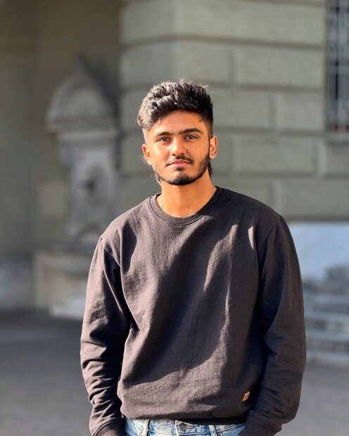  यानंतर आणखी एक महत्त्वाची माहिती म्हणजे आरजे बालाजीच्या सूरिया 45 या चित्रपटात ए.आर. रहमानऐवजी साई अभ्यंकर यांना संगीत देण्याची संधी मिळाली.