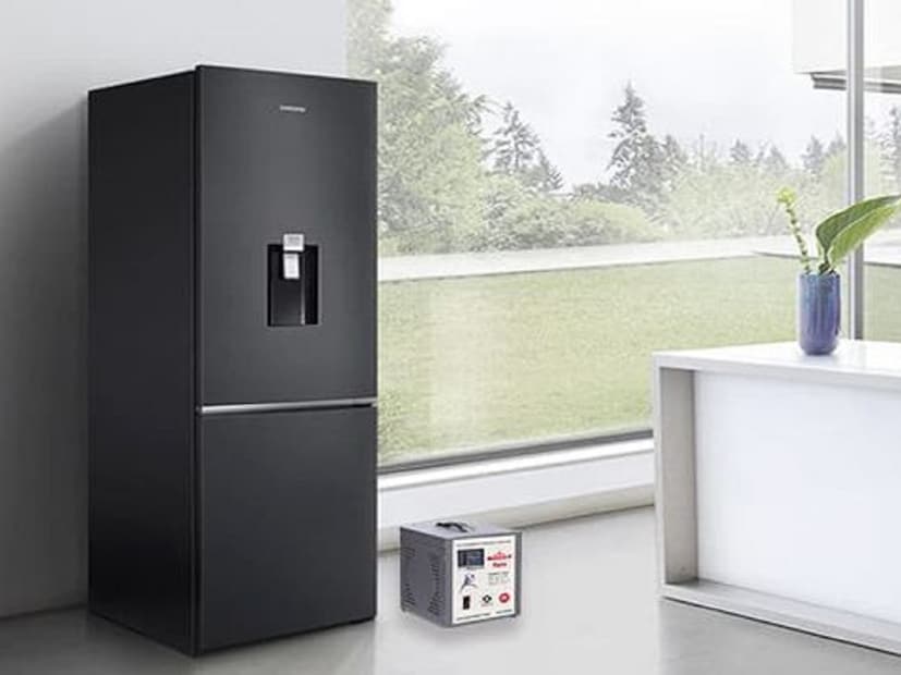 रेफ्रिजरेटरच्या आत तापमान जितके थंड असेल तितके जास्त काळ अन्न सुरक्षित राहील. परंतु जर ते जास्त थंड केले तर काही गोष्टींवर बर्फ तयार होऊ लागतो. त्याच वेळी, कमी थंडीत बॅक्टेरिया वेगाने वाढतात. म्हणून, योग्य तापमान सेट करणे खूप महत्वाचे आहे. साधारणपणे, रेफ्रिजरेटरमध्ये 1 ते 7 पर्यंतचे तापमान डायल असतात. म्हणजेच, संख्या जितकी मोठी असेल तितकी जास्त थंडी असेल.