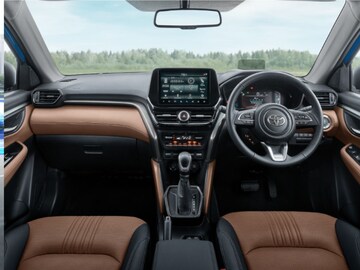 Toyota Fortuner ची 'ही' SUV आहे कॉर्बन कॉपी, किंमत कमी आणि मायलेजही 28 किमी