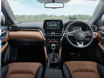 Toyota Fortuner ची 'ही' SUV आहे कॉर्बन कॉपी, किंमत कमी आणि मायलेजही 28 किमी Toyota Fortuner ची 'ही' SUV आहे कॉर्बन कॉपी, किंमत कमी आणि मायलेजही 28 किमी