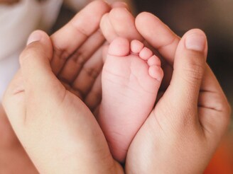 रविवारी जन्मलेल्या बाळांची ठेवावी ही सुंदर नावे; सूर्यासारखं चमकतं त्याचं भाग्य