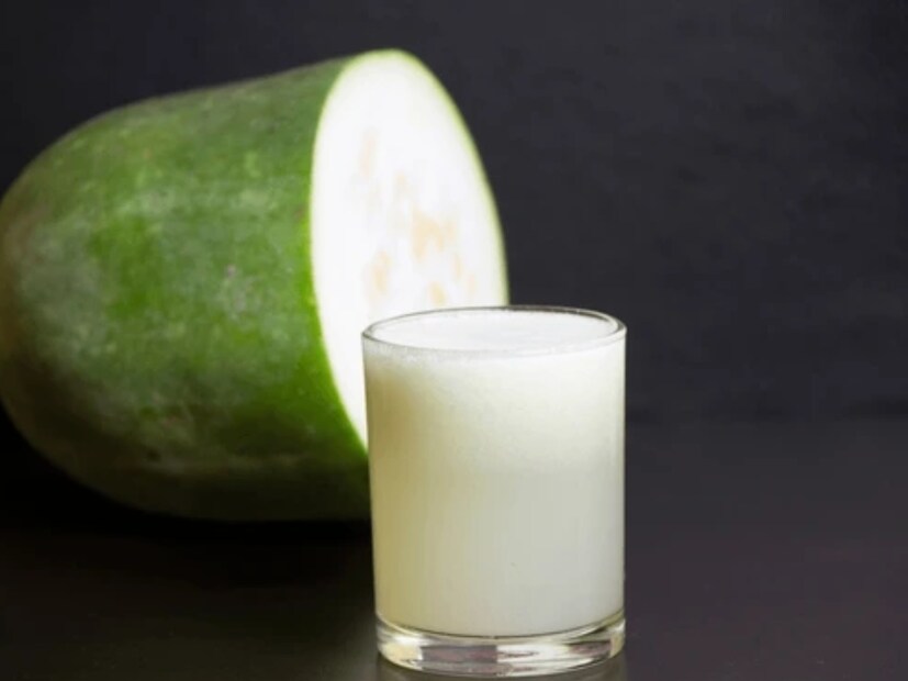  पांढऱ्या कोहळ्याचा रस (White Ashgourd Juice) : सद्गुरु म्हणतात की, जर दररोज एक ग्लास पांढऱ्या कोहळ्याचा रस प्यायल्यास बुद्धिमत्तेत स्पष्ट वाढ दिसून येते. ते म्हणतात की, जर मुलांना दररोज हा रस दिला, तर त्यांचा मेंदू आणि एकाग्रता दोन्ही तीक्ष्ण होतात. ज्या लोकांना दम्याचा (asthma) त्रास आहे, त्यांनी या रसात थोडी काळी मिरी किंवा मध घालावा जेणेकरून त्याचा थंडपणा कमी होईल.