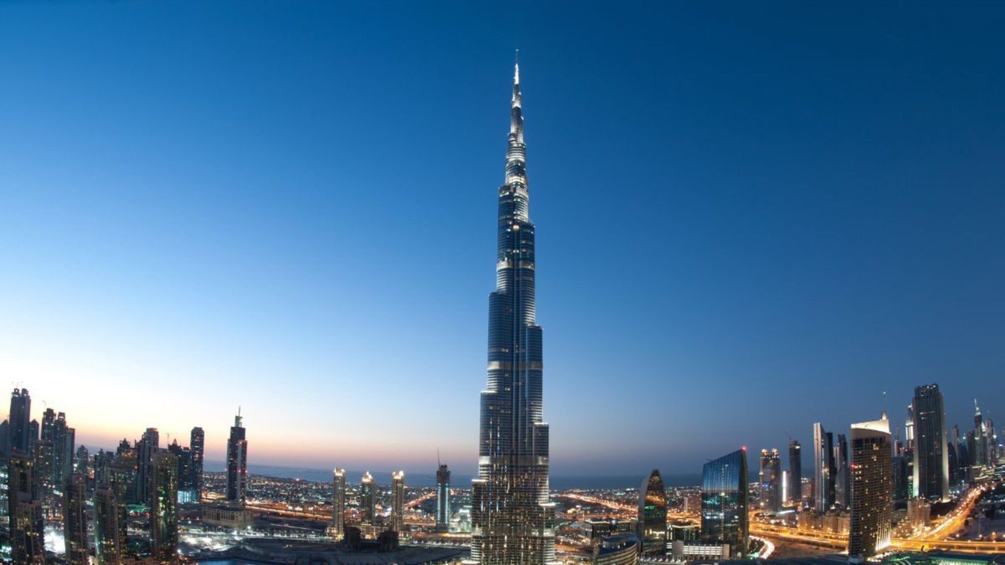 Burj Khaifa : बुर्ज खलिफावर ही लांब दांडी का लावली आहे, याचं रहस्य काय?