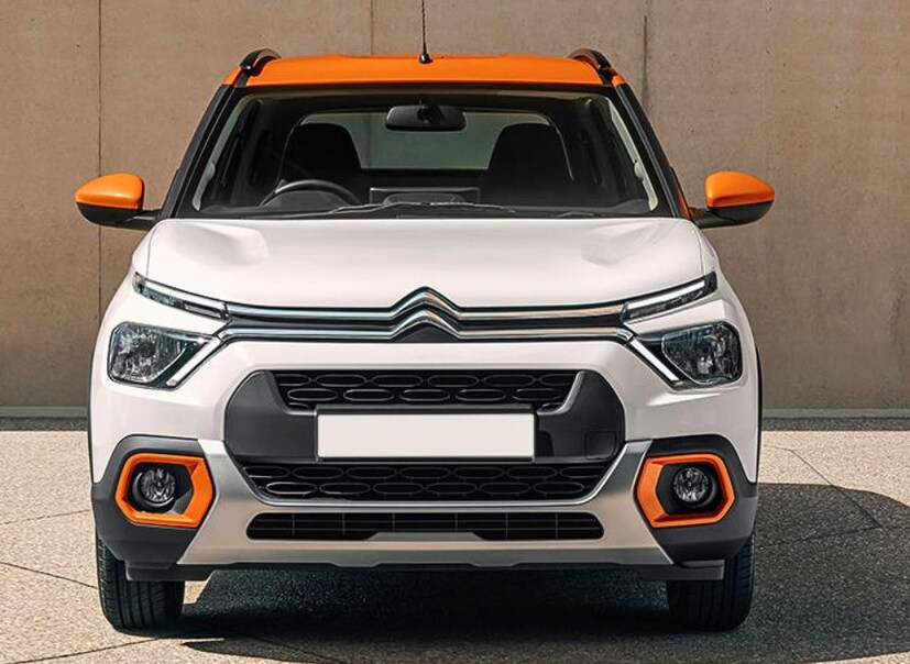 Citroen C3 CNG: भारतात मारुती सुझुकी आणि टाटा मोटर्सना सीएनजी कारची सर्वाधिक मागणी आहे. या दोन्ही कंपन्यांकडे सर्वाधिक सीएनजी मॉडेल्स आहेत. तर ह्युंदाईकडे जास्त सीएनजी मॉडेल्स नाहीत. देशात सीएनजी कारची वाढती मागणी पाहून, सिट्रोएनने आता सीएनजी किटसह त्यांची एंट्री लेव्हल कार C3 सादर केली आहे. परंतु हे लक्षात घेण्यासारखे आहे की कंपनी डीलर-स्तरीय सीएनजी किट देत आहे, ज्यासाठी ग्राहकांना 93,000 रुपये आकारले जातील. 