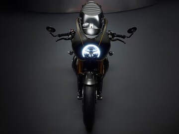 Honda ने केली कमाल, मार्केटमध्ये आणली जबरदस्त BIKE, लूक पाहून पडाल प्रेमात Honda ने केली कमाल, मार्केटमध्ये आणली जबरदस्त BIKE, लूक पाहून पडाल प्रेमात