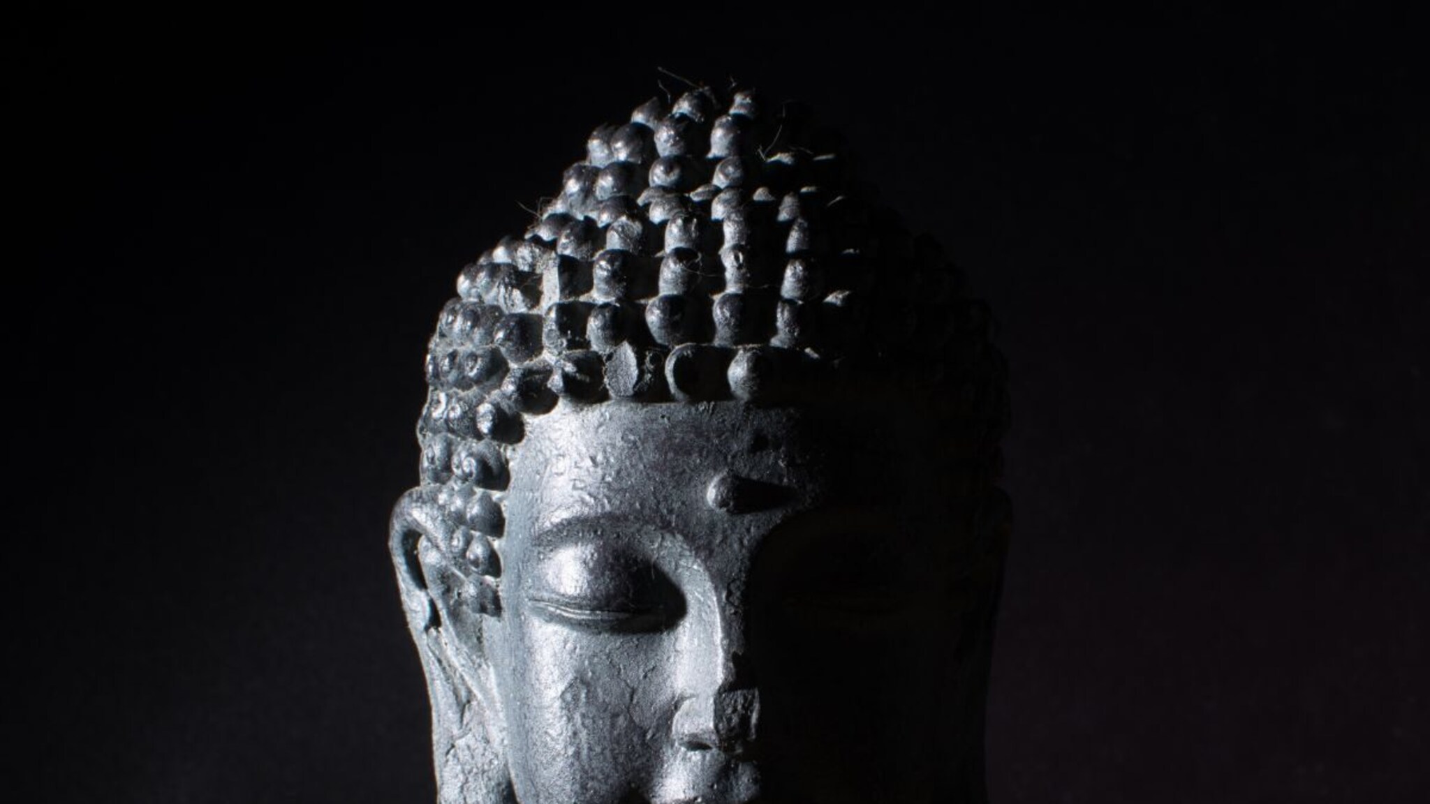 Buddha Purnima : मुकूट की केस? भगवान गौतम बुद्धांच्या डोक्यावर गोलगोल आहे ते काय?